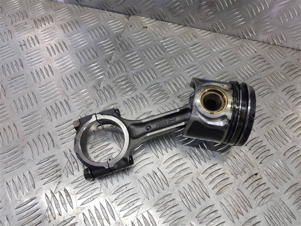 поршень Hyundai Grand Starex  235104A710, 3279 рублей, Москва