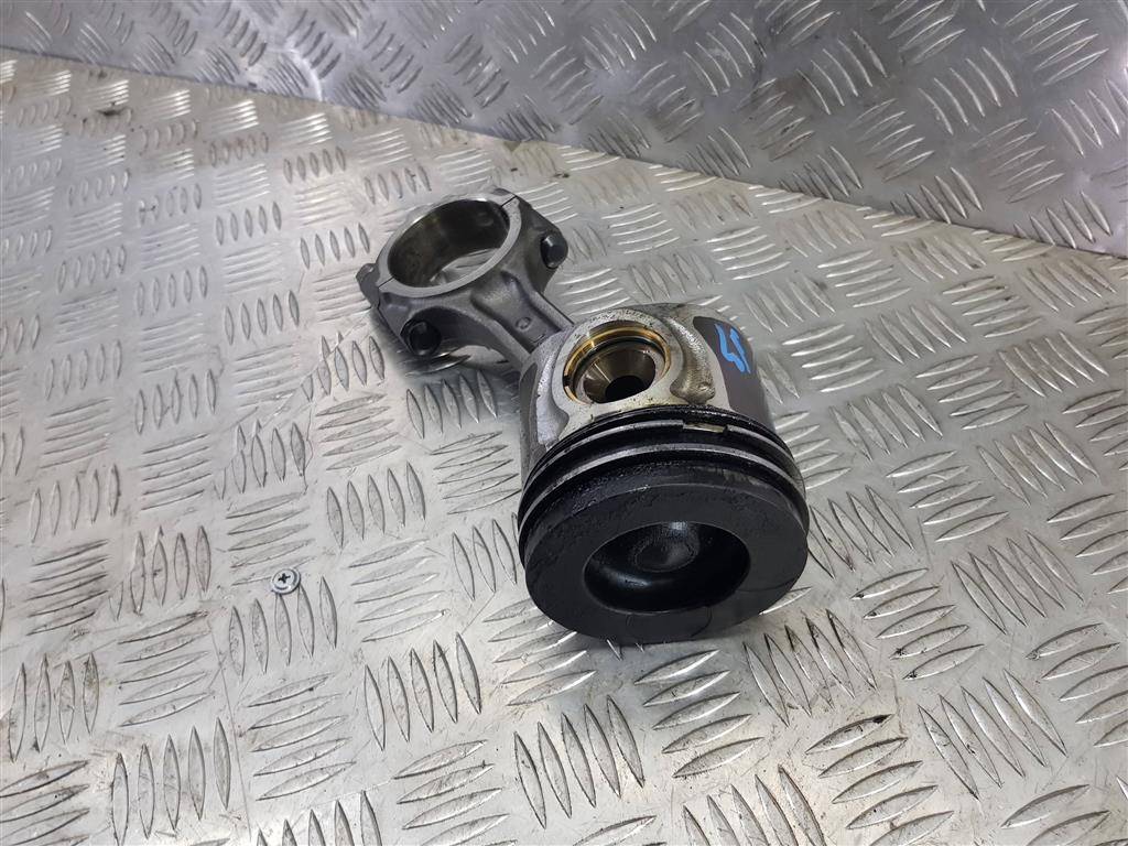 поршень Hyundai Grand Starex  235104A710, 3279 рублей, Москва