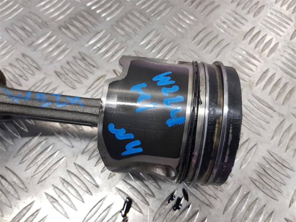 поршень Hyundai Grand Starex  235104A710, 3279 рублей, Москва