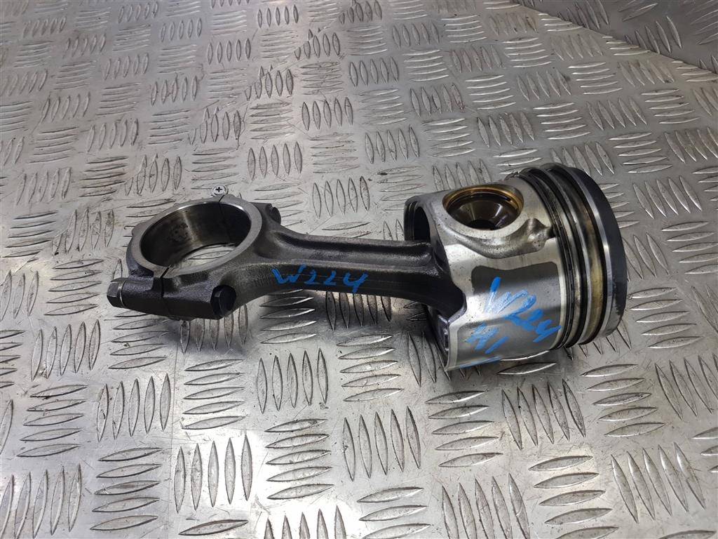 поршень Hyundai Grand Starex  235104A710, 3279 рублей, Москва