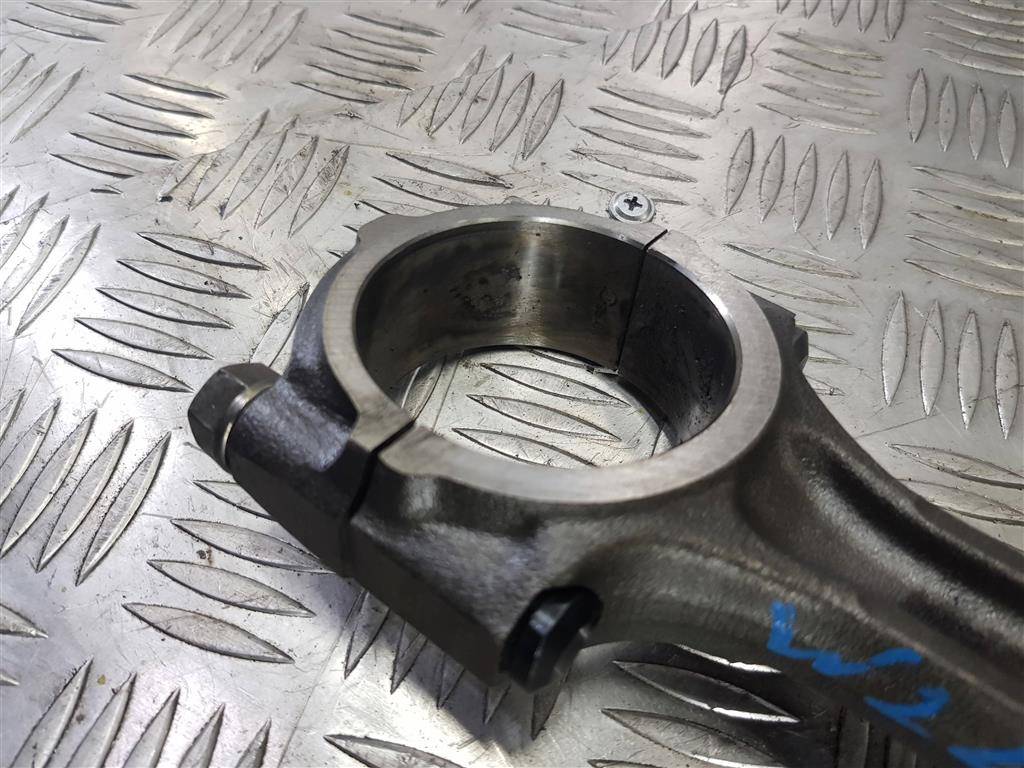 поршень Hyundai Grand Starex  235104A710, 3279 рублей, Москва