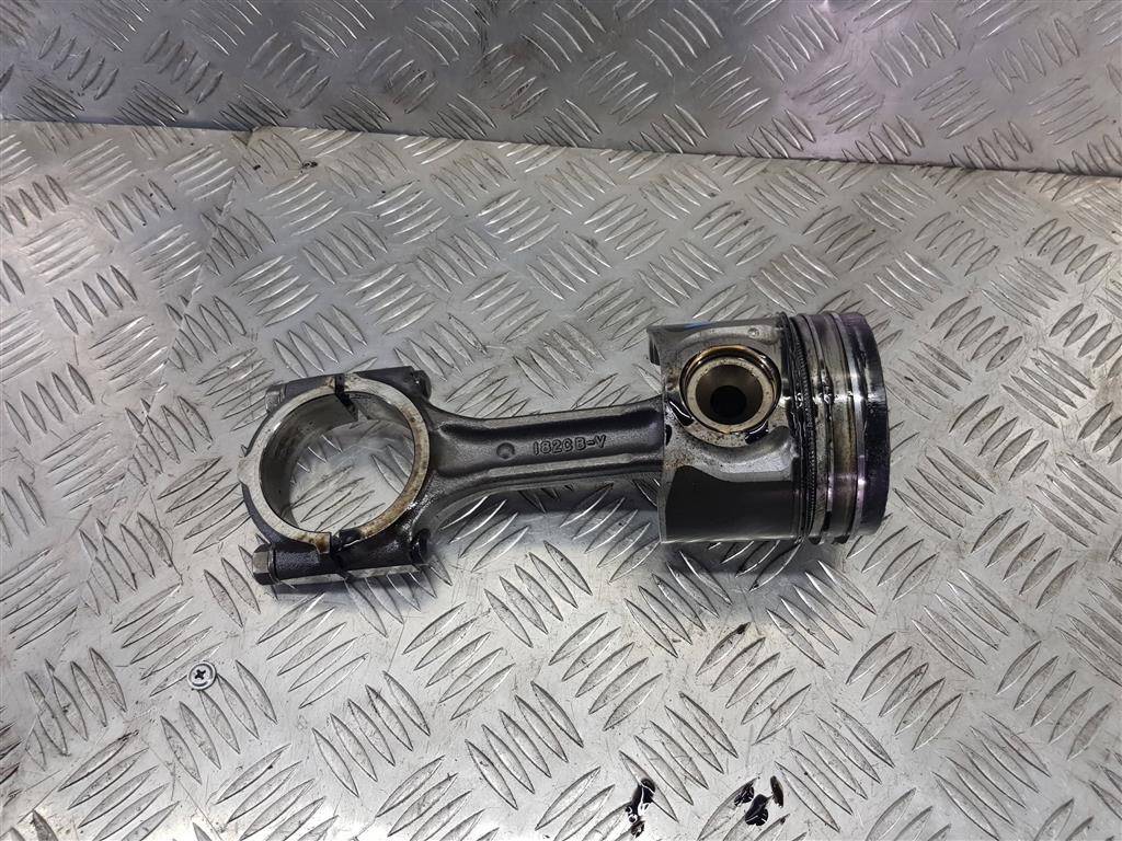 поршень Hyundai Grand Starex  235104A710, 3279 рублей, Москва