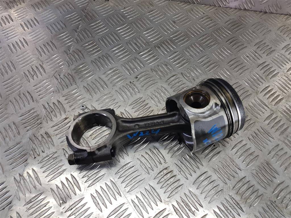 поршень Hyundai Grand Starex  235104A710, 3279 рублей, Москва