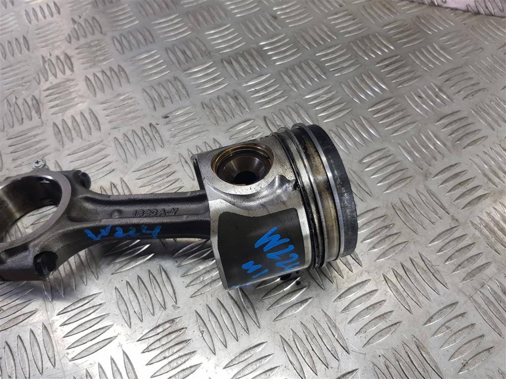 поршень Hyundai Grand Starex  235104A710, 3279 рублей, Москва