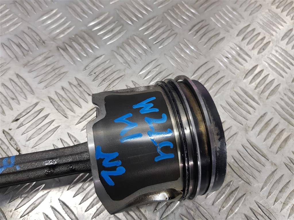 поршень Hyundai Grand Starex  235104A710, 3279 рублей, Москва