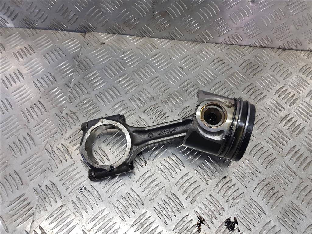 поршень Hyundai Grand Starex  235104A710, 3279 рублей, Москва