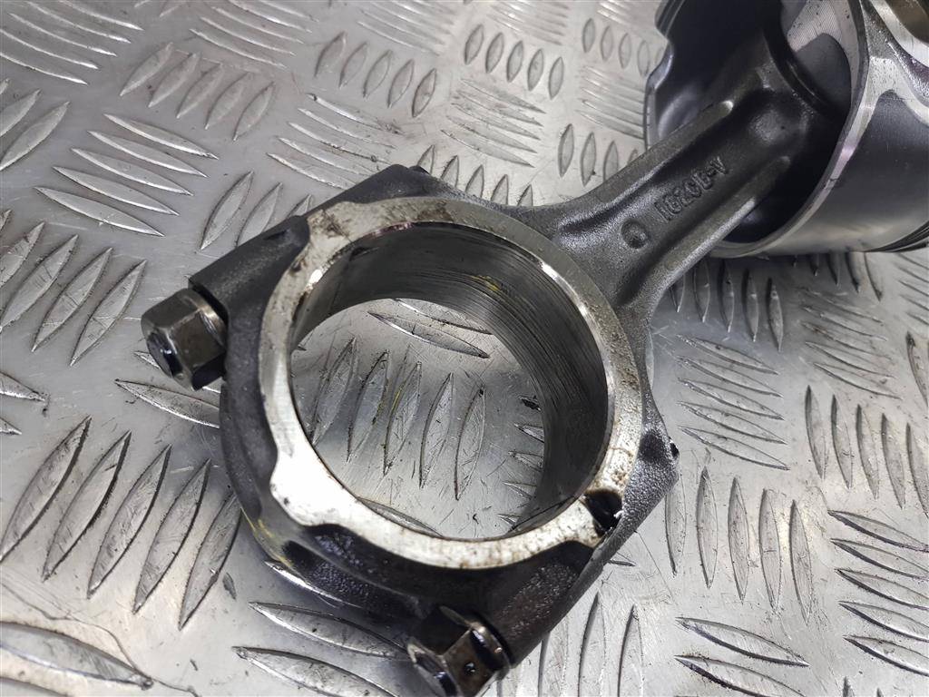 поршень Hyundai Grand Starex  235104A710, 3279 рублей, Москва