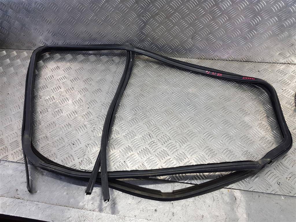 уплотнитель стекла FORD Transit  2042177, 5810 рублей, Москва