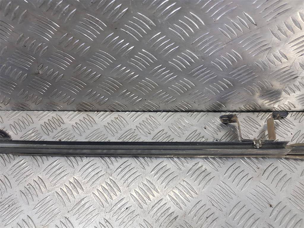 направляющая стекла двери FORD Transit  1826299, 1550 рублей, Москва