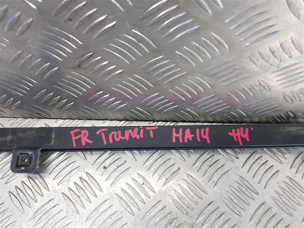 направляющая стекла двери FORD Transit  1826299, 1550 рублей, Москва