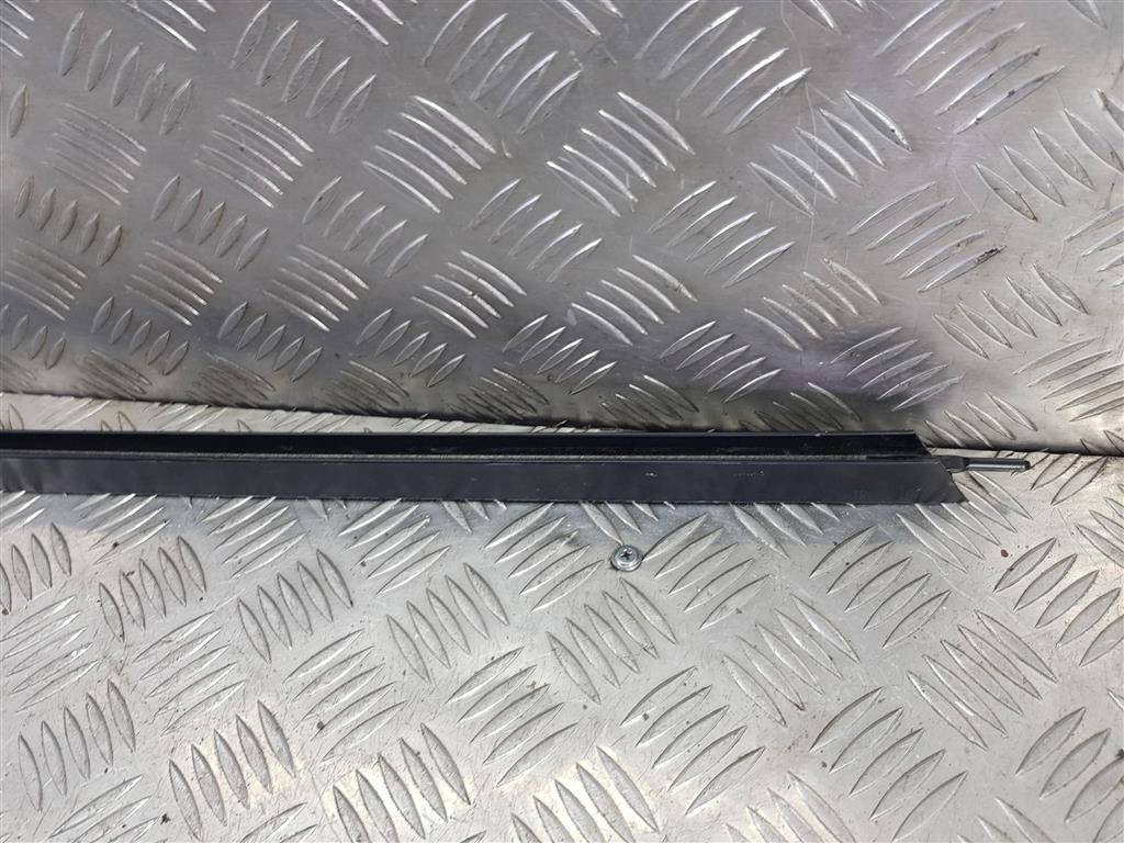 направляющая стекла двери FORD Transit  1826300, 2700 рублей, Москва