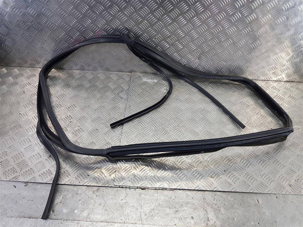 уплотнитель стекла FORD Transit  2042177, 5810 рублей, Москва