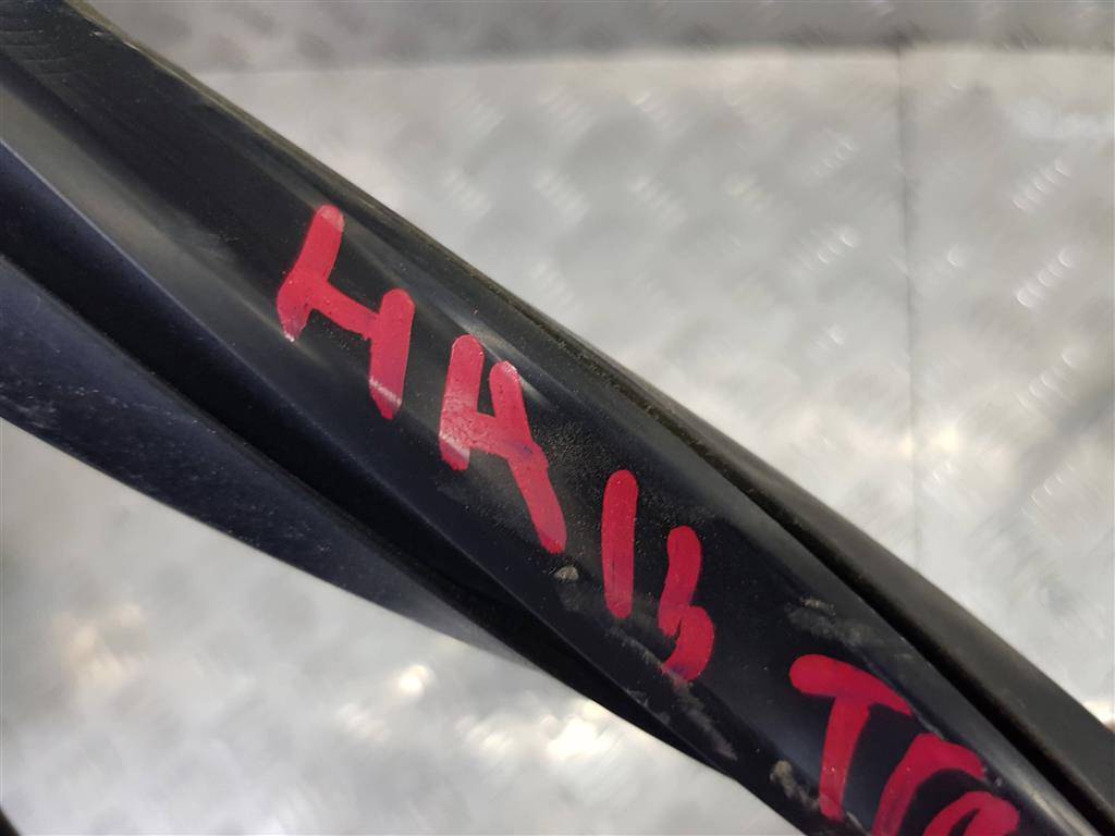 уплотнитель стекла FORD Transit  2042177, 5810 рублей, Москва