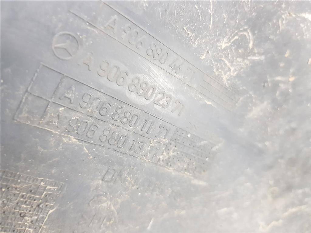 клык заднего бампера MERCEDES-BENZ Sprinter  A9068801171, 2130 рублей, Москва