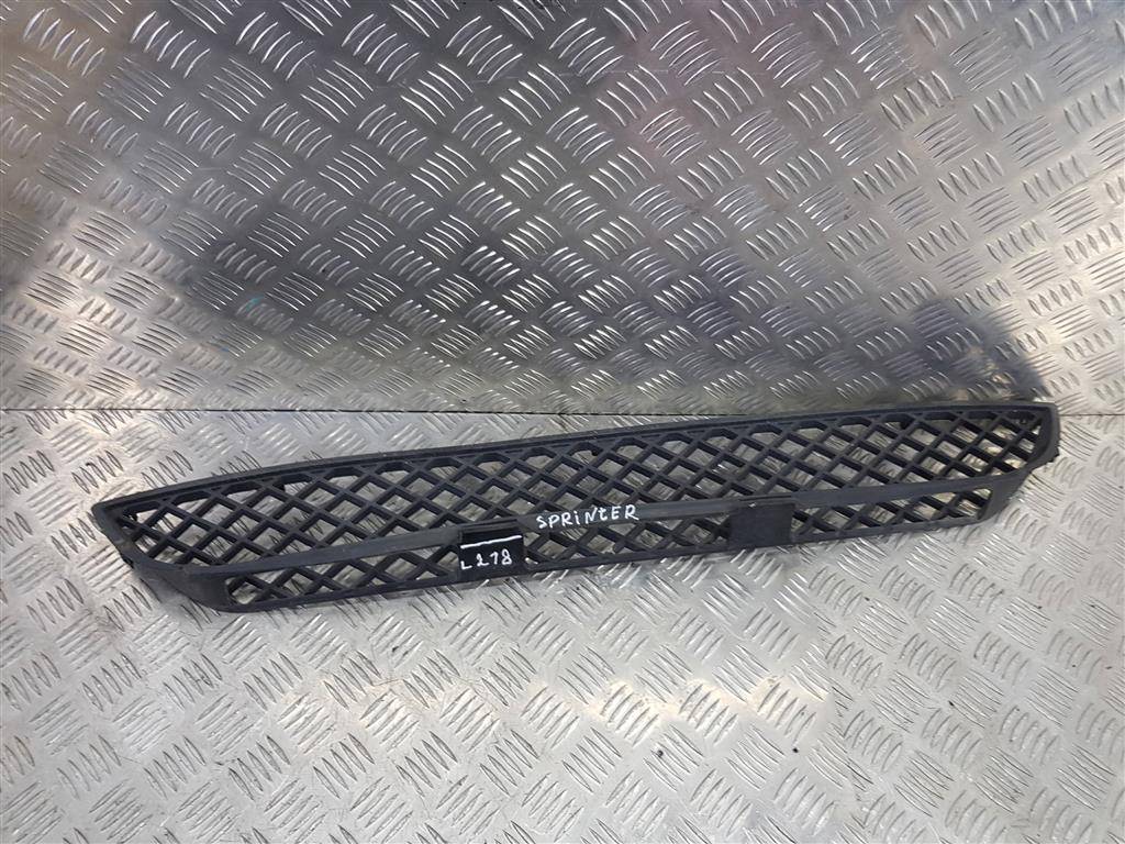 решетка бампера MERCEDES-BENZ Sprinter  A9068850053, 2130 рублей, Москва