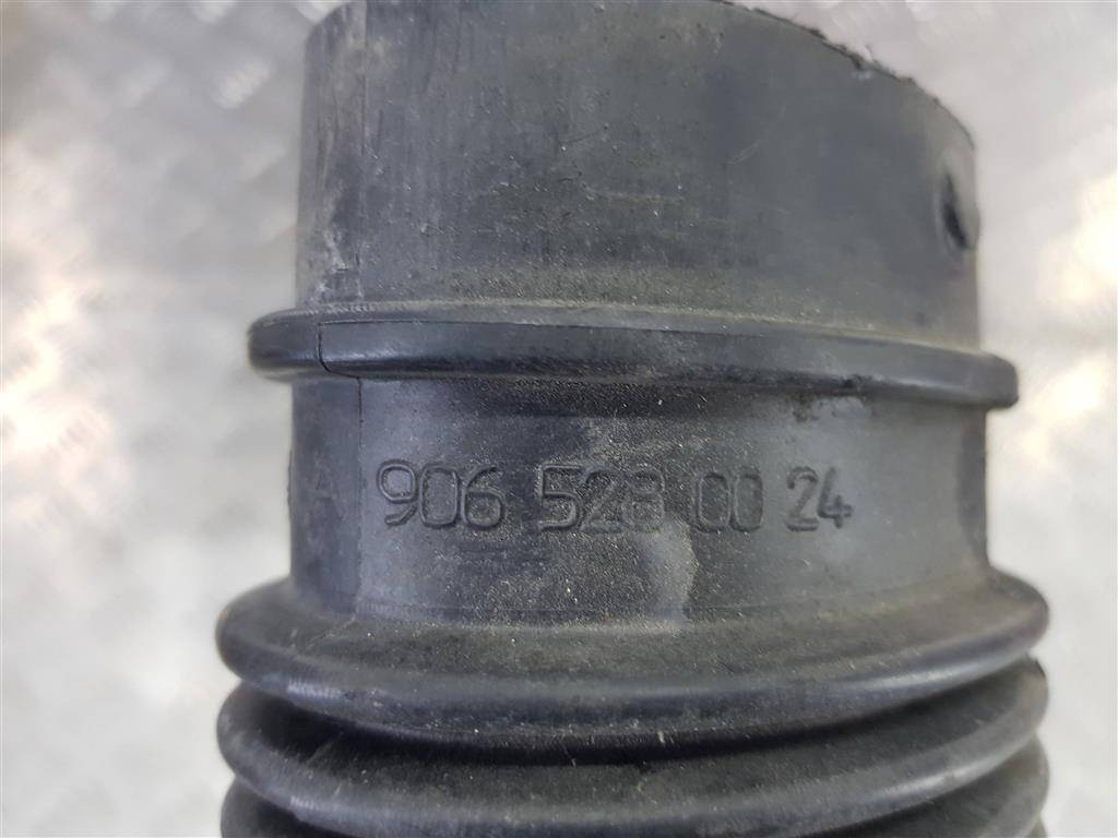 патрубок воздушный (пластик) MERCEDES-BENZ Sprinter  A9065281724, 2700 рублей, Москва