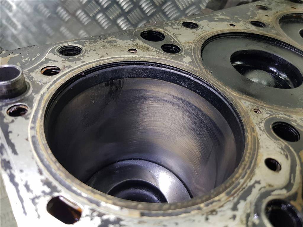 блок цилиндров двигателя FORD Transit  1376421, 86650 рублей, Москва