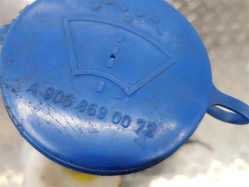 бачок омывателя MERCEDES-BENZ Sprinter  A9068690220, 2130 рублей, Москва