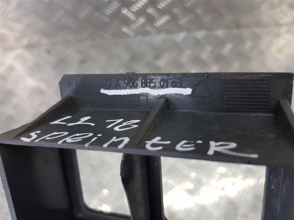 кронштейн бампера MERCEDES-BENZ Sprinter  A9068850163, 1550 рублей, Москва