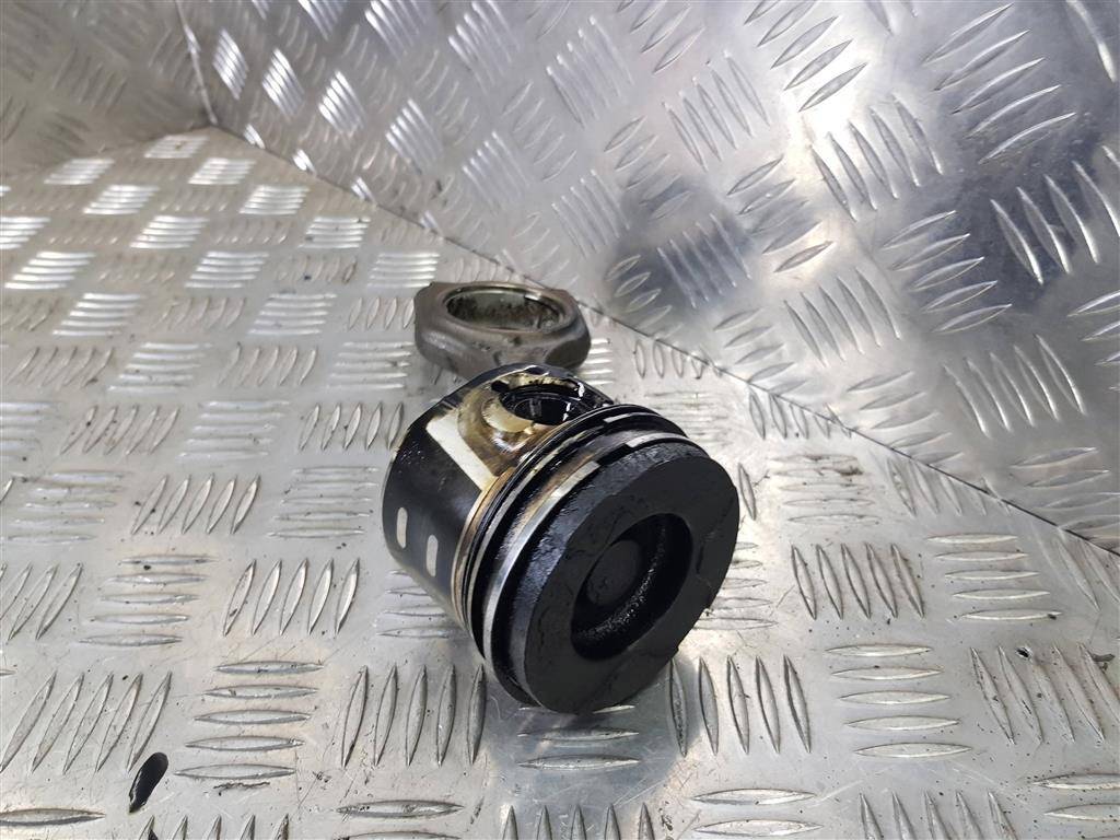 поршень Peugeot Partner  0628V1, 7300 рублей, Москва