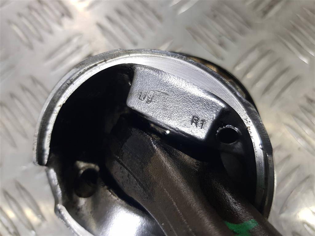 поршень Peugeot Partner  0628V1, 7300 рублей, Москва