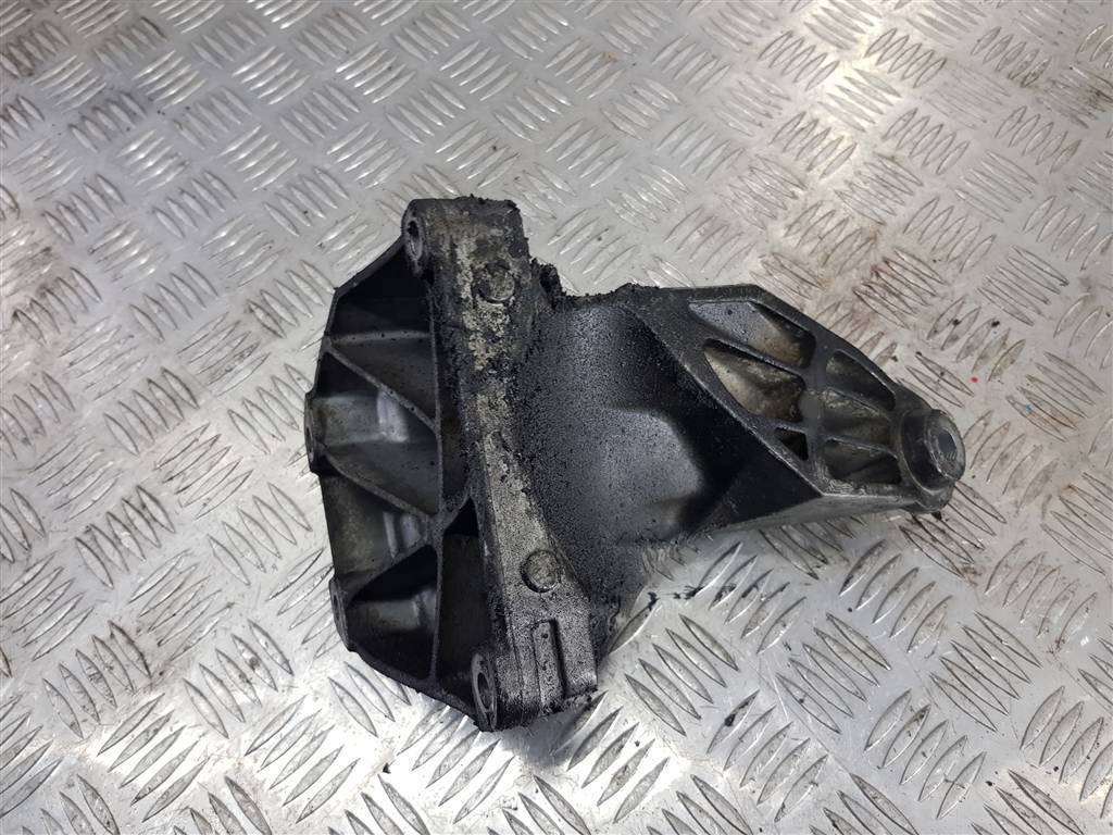 кронштейн двигателя (двс) MERCEDES-BENZ Sprinter  A6512231704, 1320 рублей, Москва