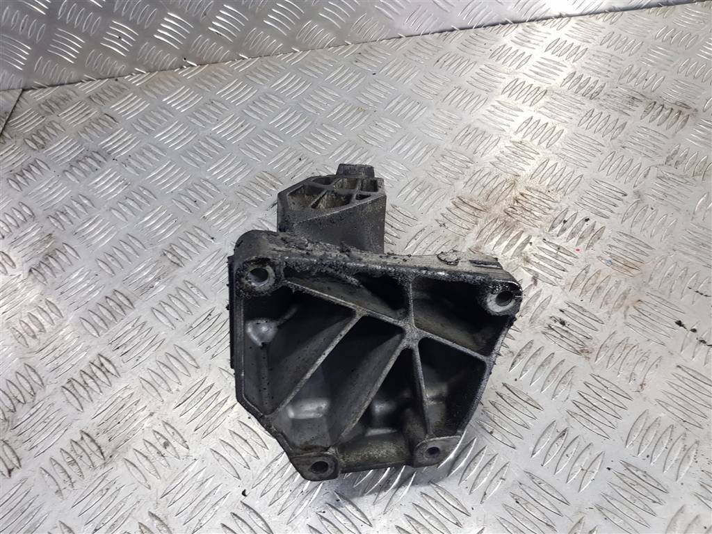 кронштейн двигателя (двс) MERCEDES-BENZ Sprinter  A6512231704, 1320 рублей, Москва