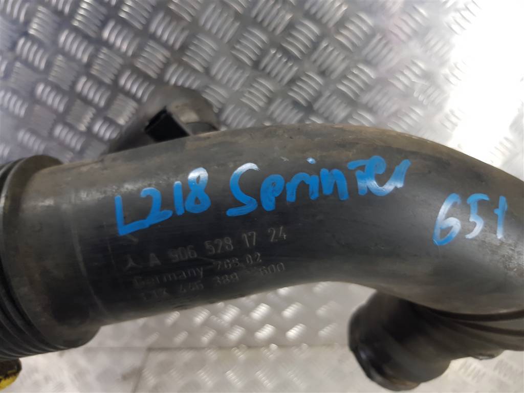 патрубок воздушный (пластик) MERCEDES-BENZ Sprinter  A9065281724, 2700 рублей, Москва