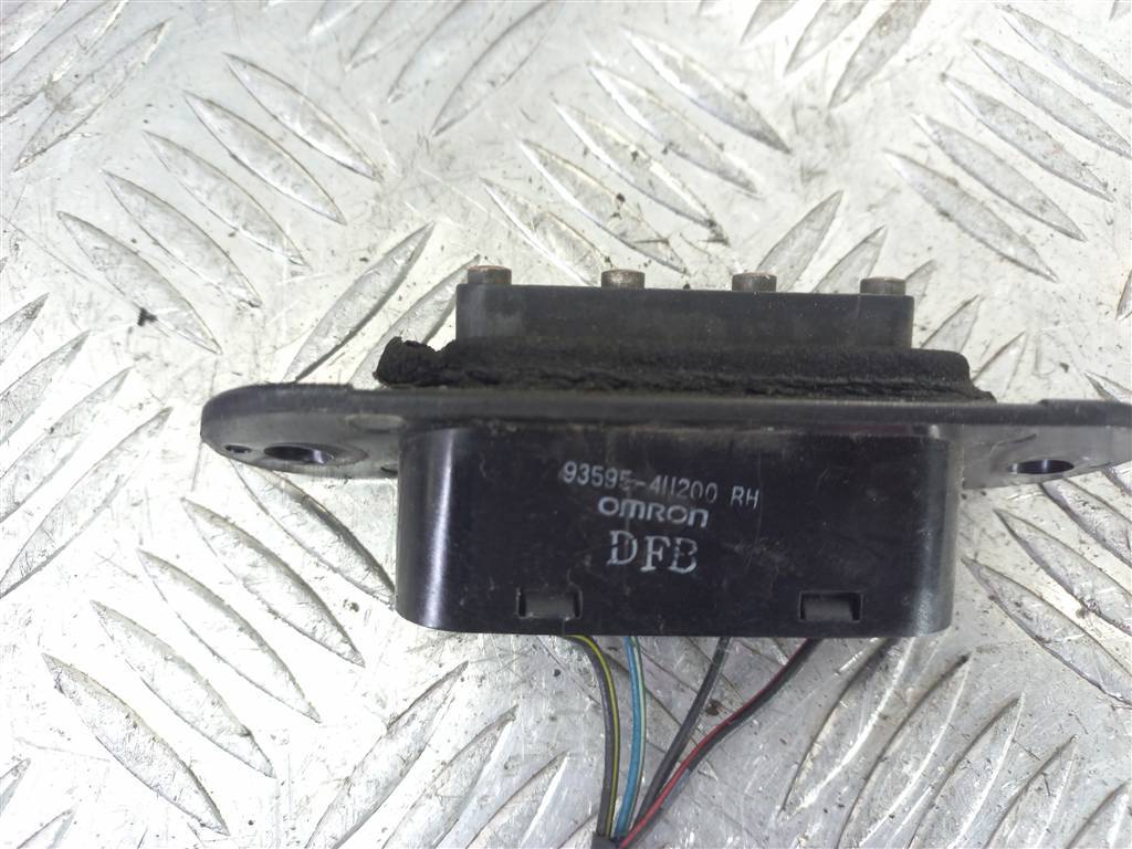 контактная группа двери сдвижной Hyundai Grand Starex  935954H200, 980 рублей, Москва