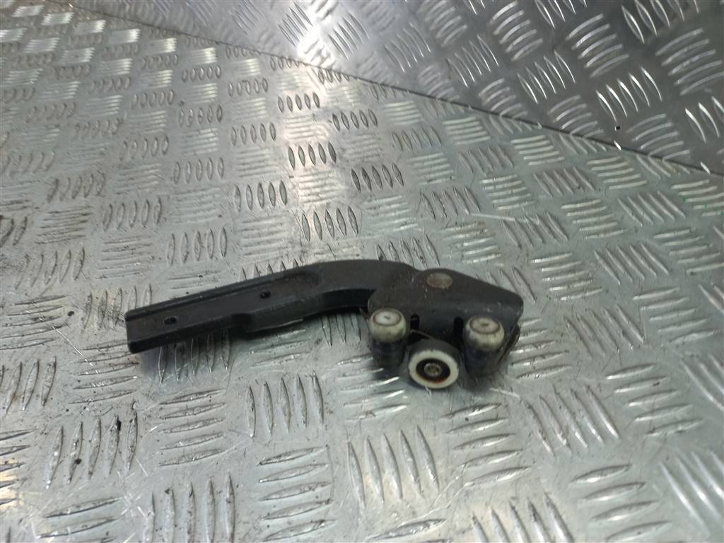 ролик двери сдвижной MERCEDES-BENZ Vito  A6397630047, 2470 рублей, Москва