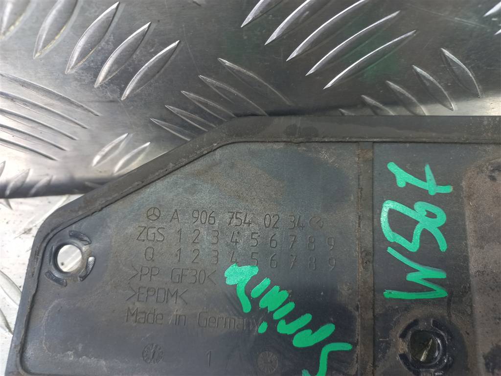 лючок бензобака MERCEDES-BENZ Sprinter  A9067500004, 2700 рублей, Москва