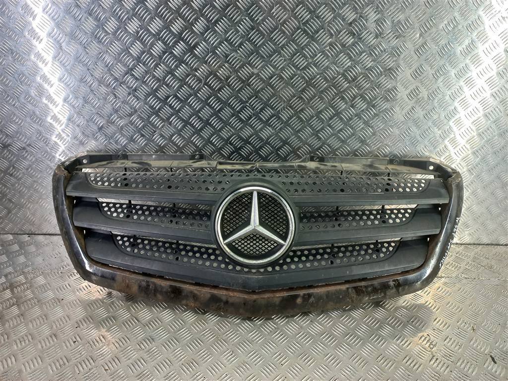 решетка радиатора MERCEDES-BENZ Sprinter  A9068880523, 26850 рублей, Москва