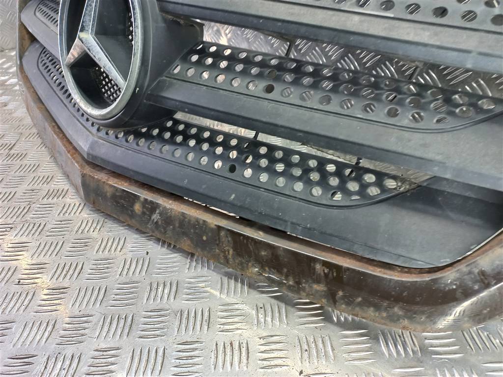 решетка радиатора MERCEDES-BENZ Sprinter  A9068880523, 26850 рублей, Москва