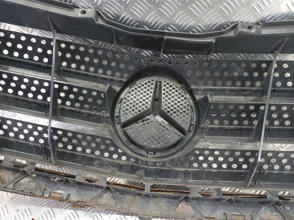 решетка радиатора MERCEDES-BENZ Sprinter  A9068880523, 26850 рублей, Москва