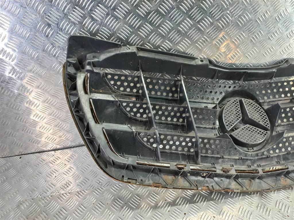 решетка радиатора MERCEDES-BENZ Sprinter  A9068880523, 26850 рублей, Москва
