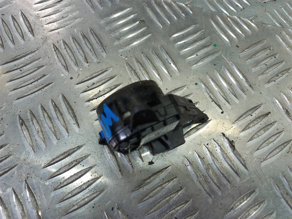 блок кнопок MERCEDES-BENZ Sprinter  A9068200010, 7300 рублей, Москва