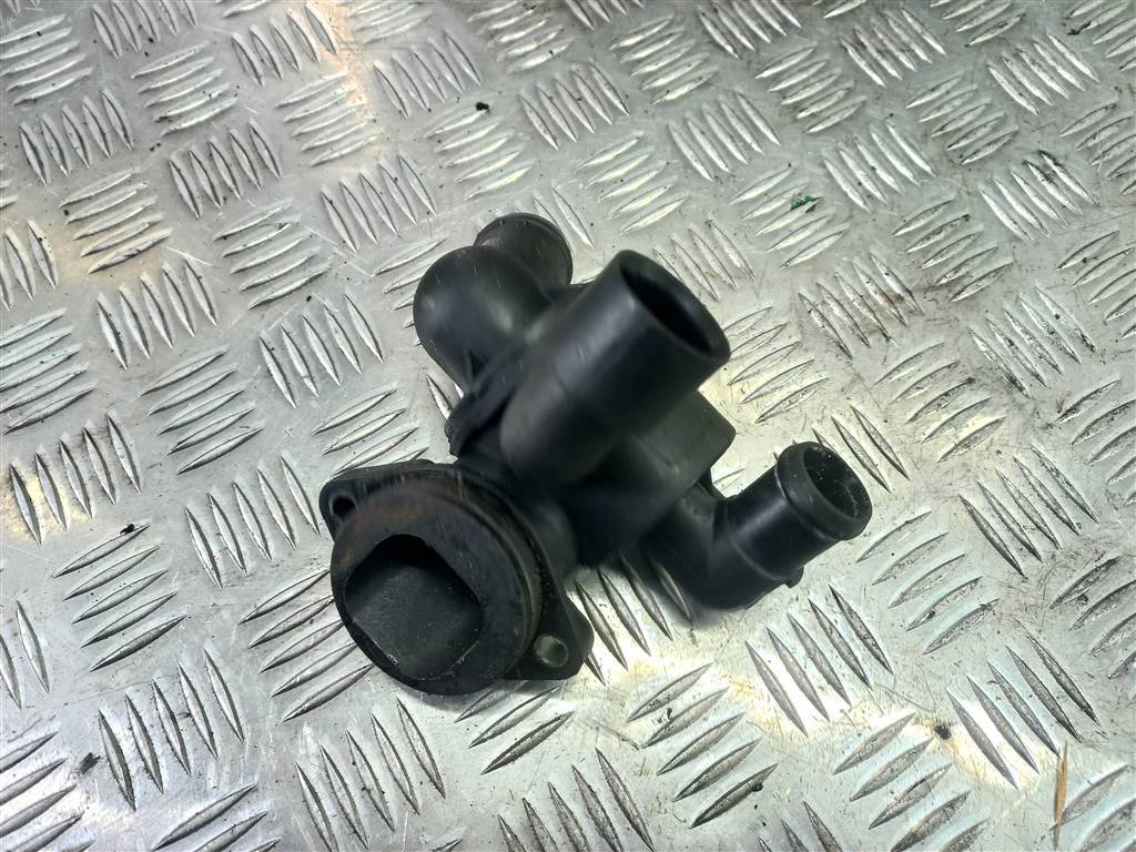 корпус термостата Volkswagen Crafter  03L121111AB, 860 рублей, Москва