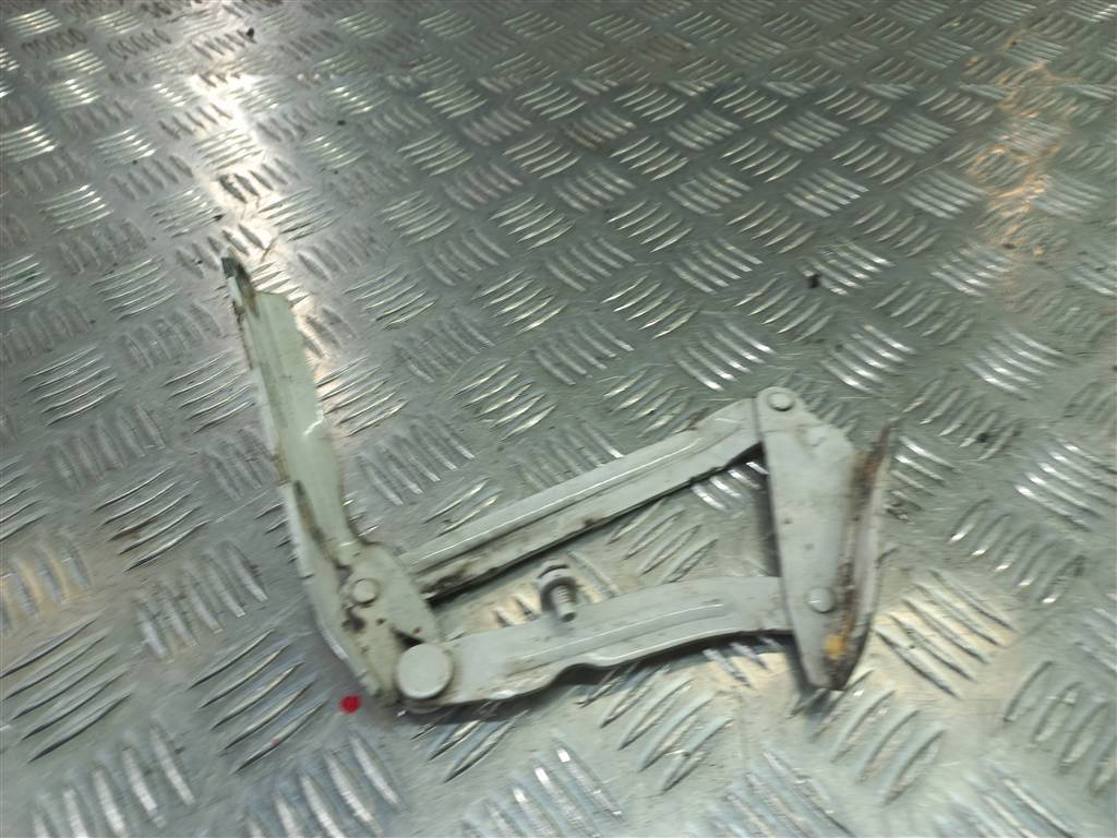 петля капота Volkswagen Crafter  2E0823301, 1210 рублей, Москва