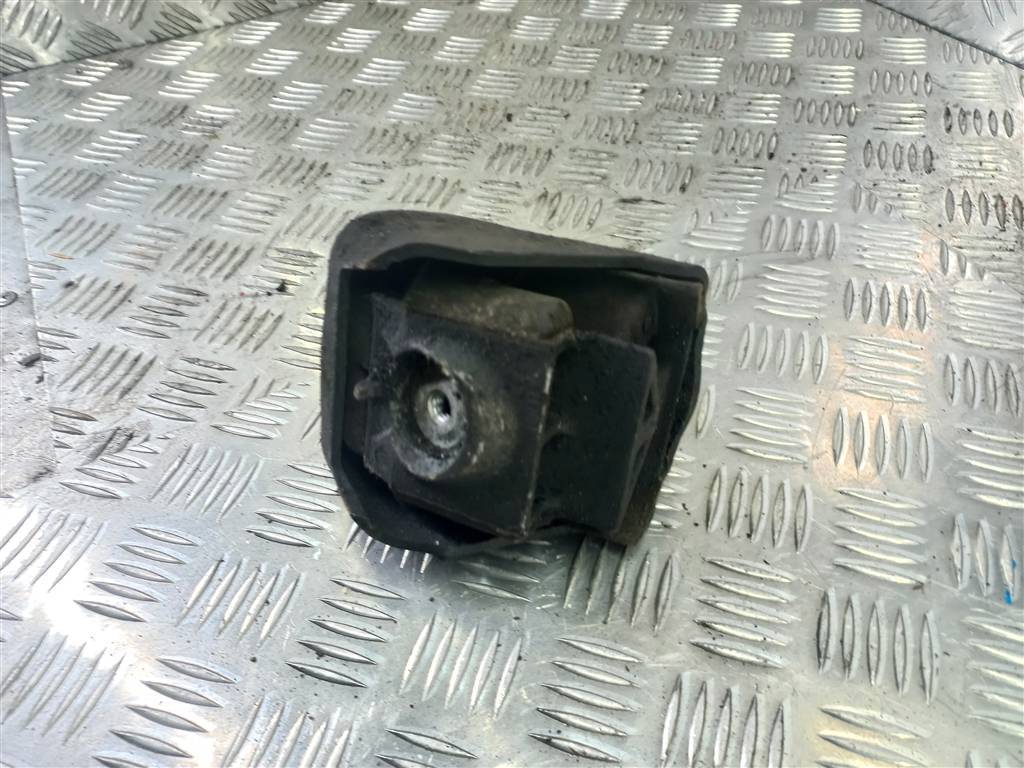 подушка двигателя (опора двс) Volkswagen Crafter  2E0199379J, 2700 рублей, Москва