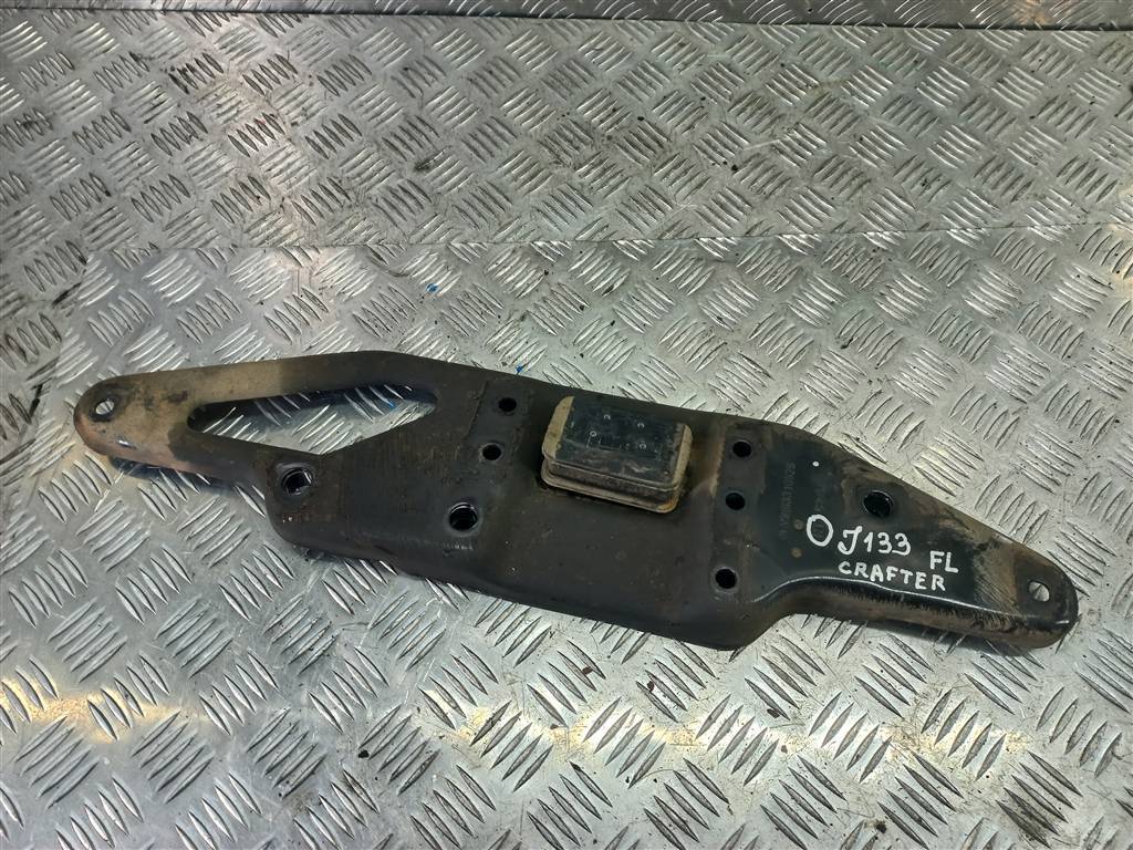 пружинно-зажимная пластина Volkswagen Crafter  2E0407221A, 980 рублей, Москва