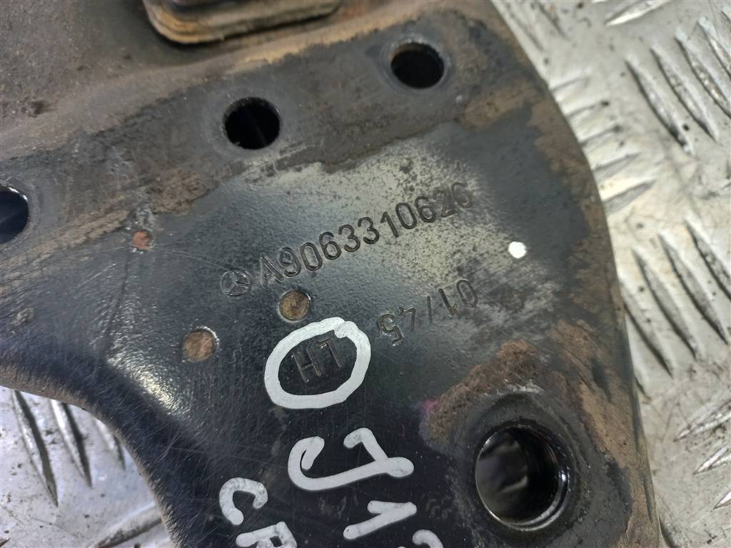 пружинно-зажимная пластина Volkswagen Crafter  2E0407221A, 980 рублей, Москва