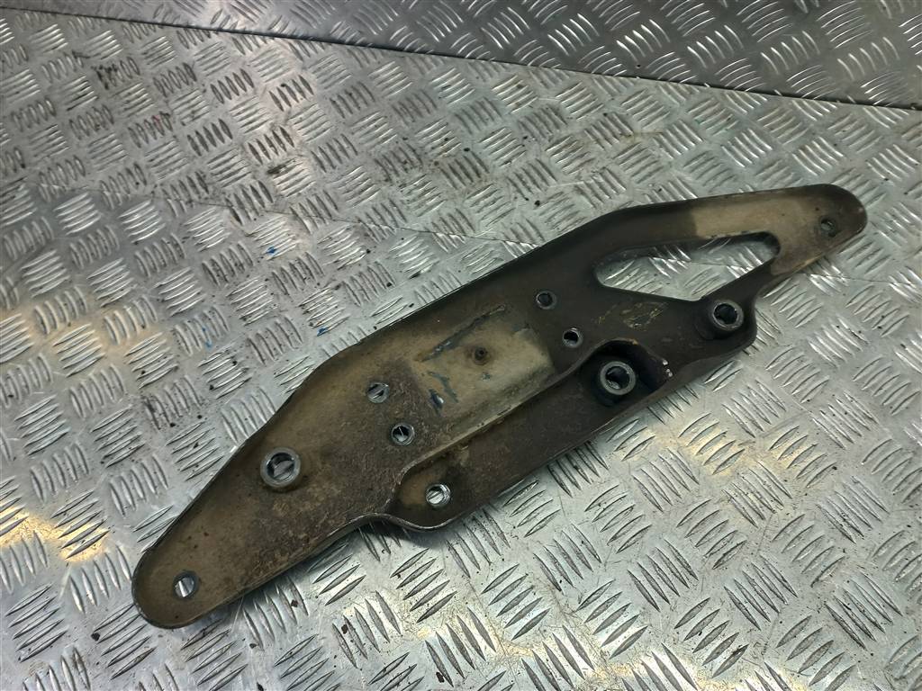 пружинно-зажимная пластина Volkswagen Crafter  2E0407221A, 980 рублей, Москва