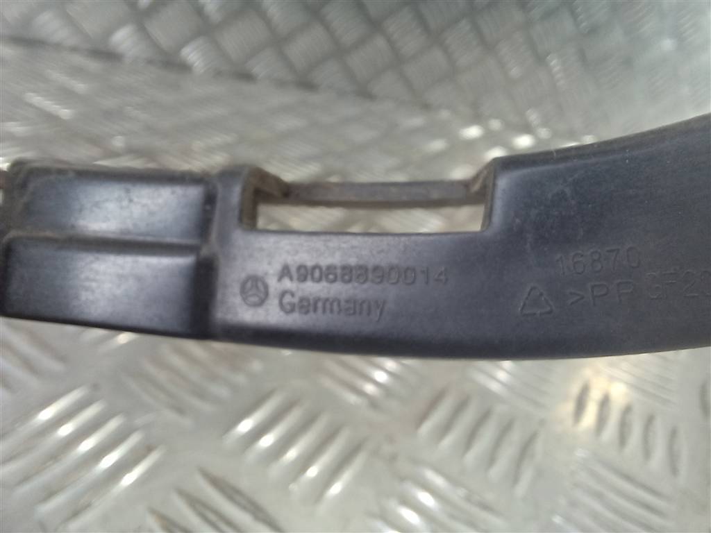 кронштейн бампера MERCEDES-BENZ Sprinter  A9068890014, 2700 рублей, Москва