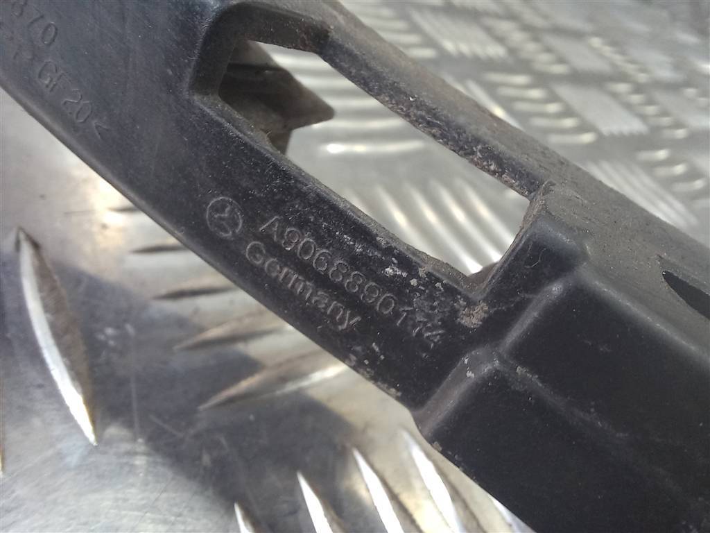 кронштейн бампера MERCEDES-BENZ Sprinter  A9068890114, 2130 рублей, Москва