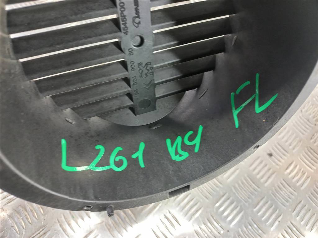 кронштейн динамика музыкального Citroen Berlingo  6562X5, 630 рублей, Москва