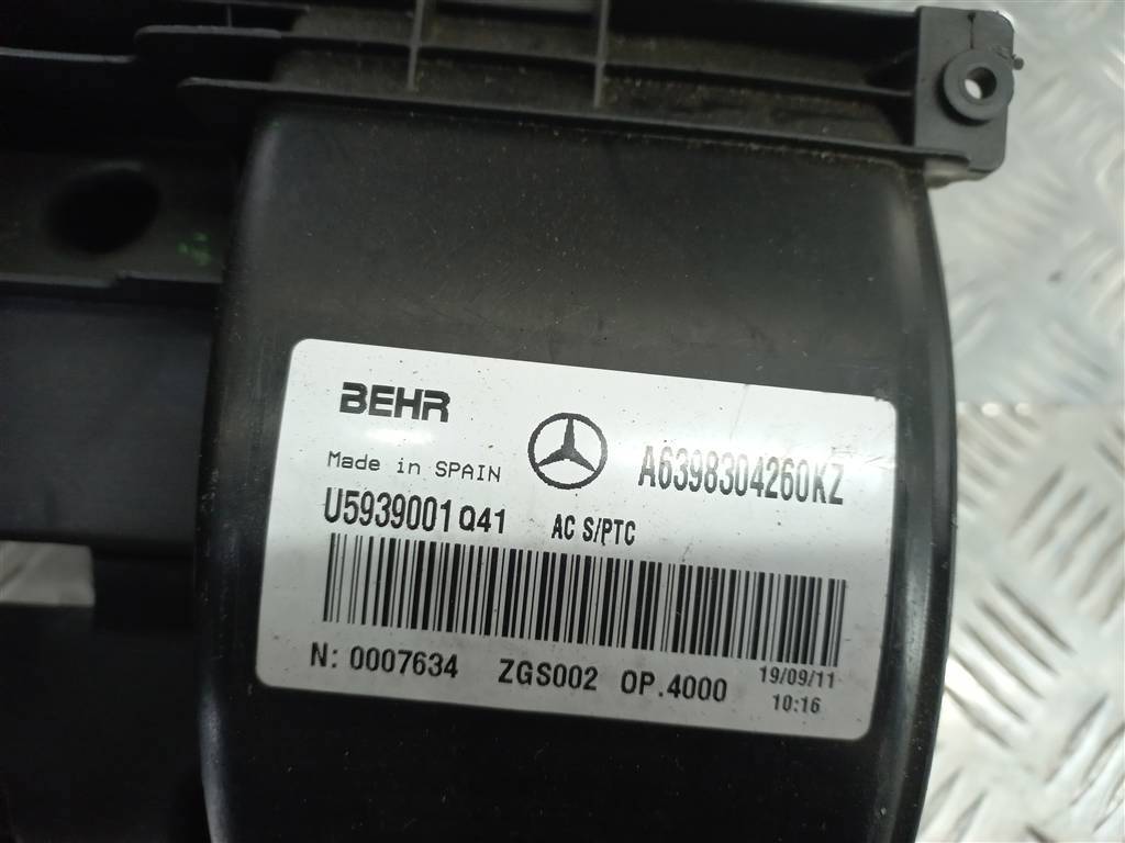 накладка моторчика отопителя MERCEDES-BENZ Vito  A6398304260, 980 рублей, Москва