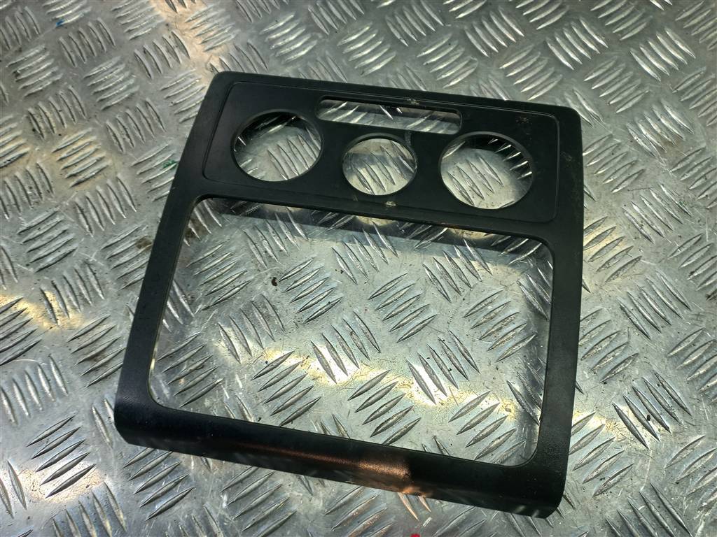 накладка торпедо Volkswagen Caddy  2K0858061A, 980 рублей, Москва