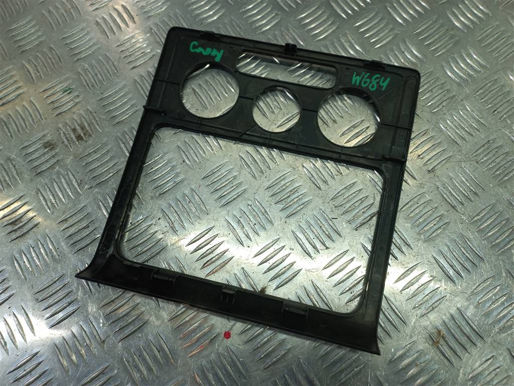 накладка торпедо Volkswagen Caddy  2K0858061A, 980 рублей, Москва