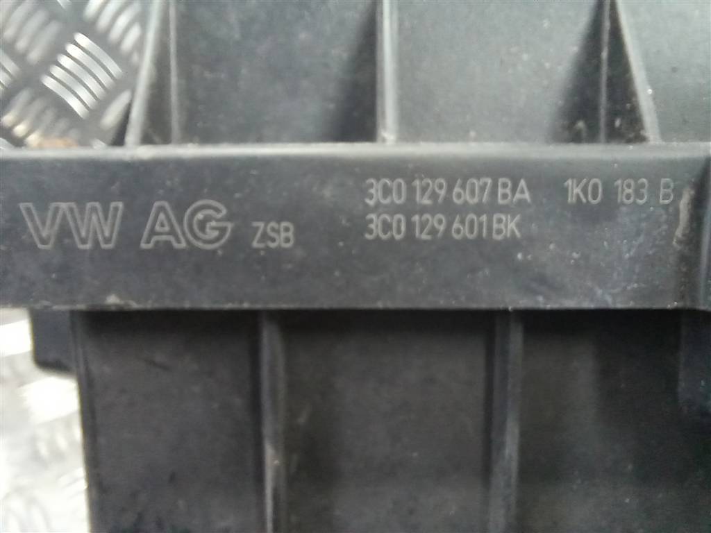 корпус воздушного фильтра Volkswagen Caddy  3C0129607BA, 2700 рублей, Москва