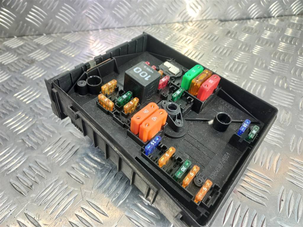 блок предохранителей Volkswagen Caddy  1K0937125A, 980 рублей, Москва